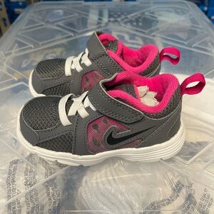 Nike infants fusion run new in original box